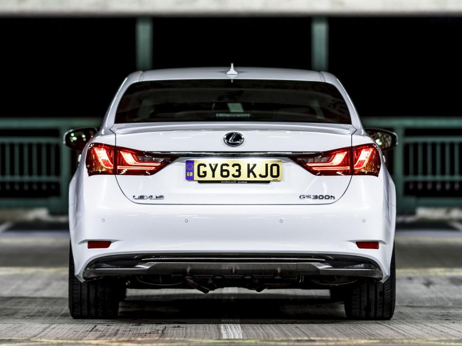  Lexus GS300h F-Sport 2013 года  (UK) (фото 5 из 11)